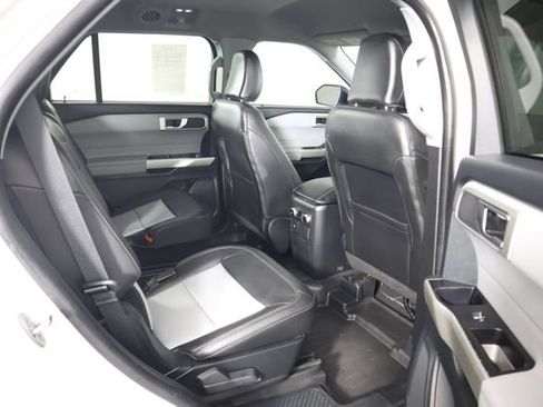 Used 2023 Ford Explorer XLT w/ XLT Sport Appearance Package AWD/4WD image 73