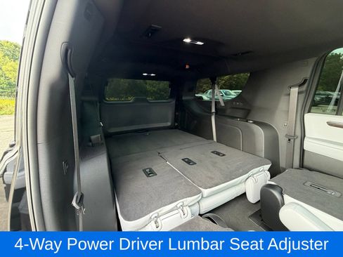 Used 2025 Chevrolet Suburban Premier AWD/4WD image 44