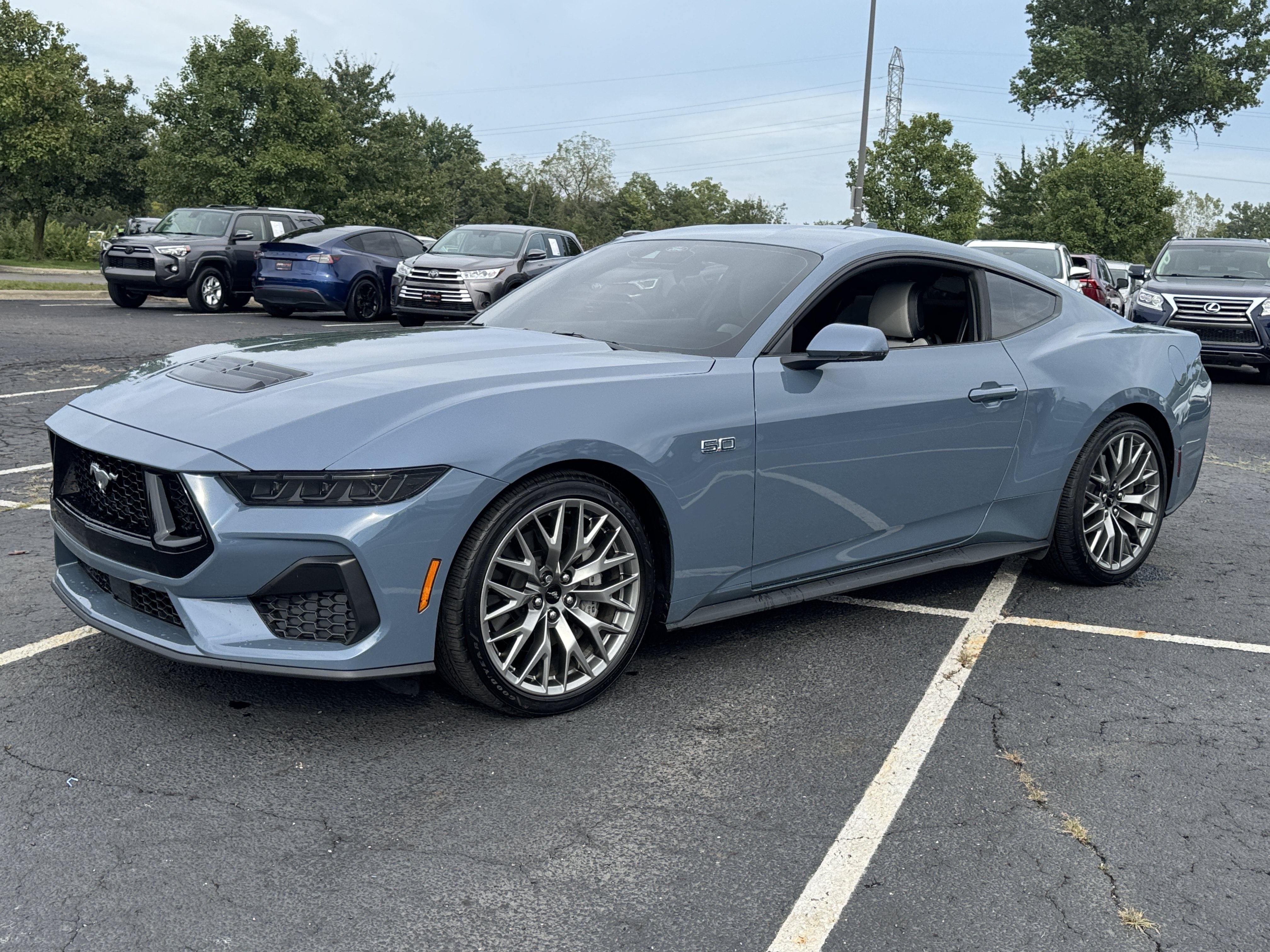 Used 2025 Ford Mustang GT Premium RWD image 5
