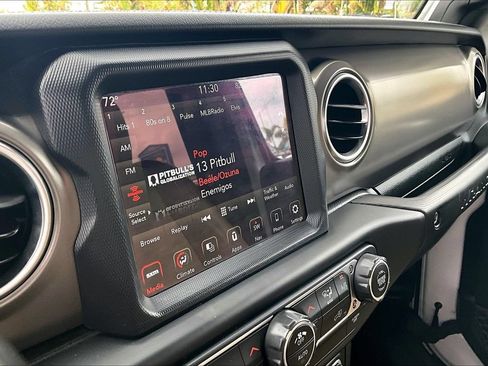Used 2019 Jeep Wrangler Rubicon AWD/4WD image 13