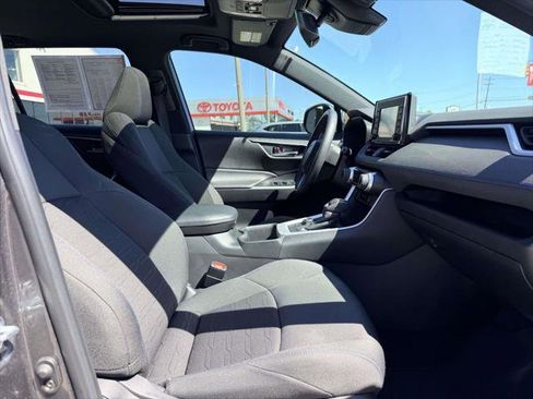Certified 2022 Toyota RAV4 SE w/ Convenience Package AWD/4WD image 13