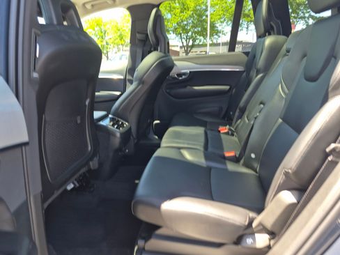 Used 2021 Volvo XC90 T5 Momentum w/ Climate Package AWD/4WD image 30