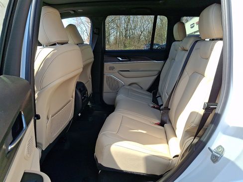 New 2026 Jeep Grand Cherokee Limited w/ Trailer Tow Package AWD/4WD image 6