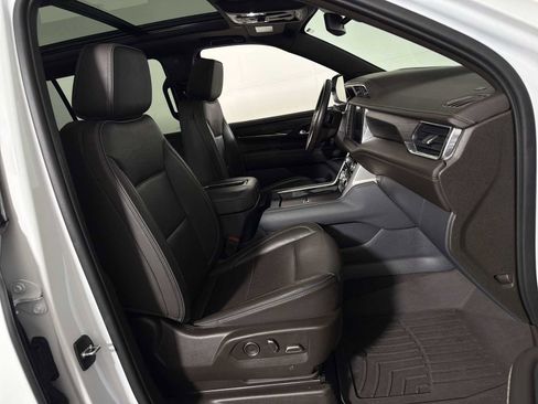 Used 2023 GMC Yukon XL Denali image 24