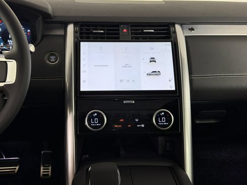 New 2026 Land Rover Discovery Dynamic SE AWD/4WD image 17