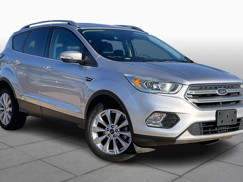 Used 2017 Ford Escape Titanium image 4