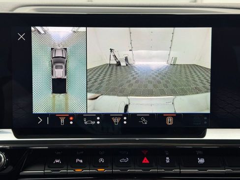 Used 2024 GMC Sierra 1500 SLT w/ SLT Premium Plus Package AWD/4WD image 4