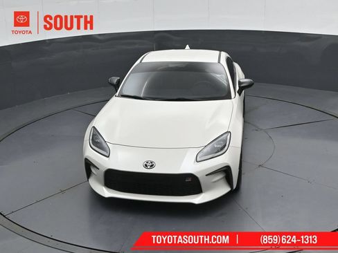 Used 2025 Toyota GR86 Premium w/ Performance Package RWD image 42