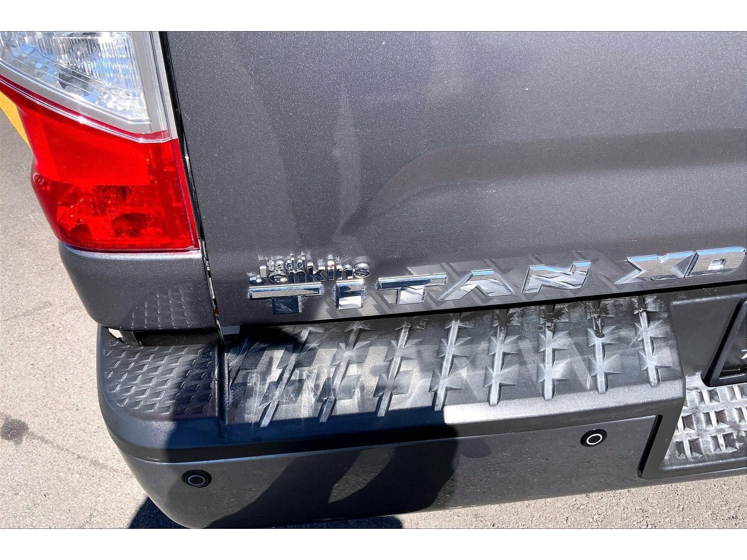Used 2016 Nissan Titan SL AWD/4WD image 9