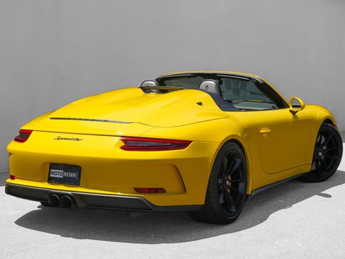 Used 2019 Porsche 911 Speedster RWD image 3