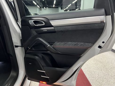 Used 2016 Porsche Cayenne GTS image 34