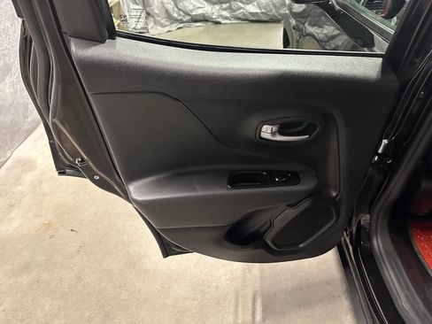 Used 2020 Jeep Renegade Trailhawk w/ Cold Weather Group image 11