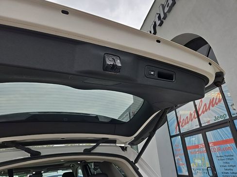 Used 2023 Honda Pilot Elite image 99