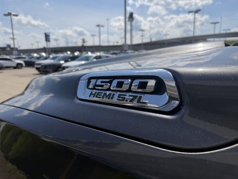 Used 2019 RAM 1500 Big Horn AWD/4WD image 16