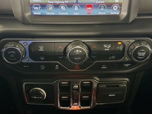 Used 2022 Jeep Gladiator Sport AWD/4WD image 18