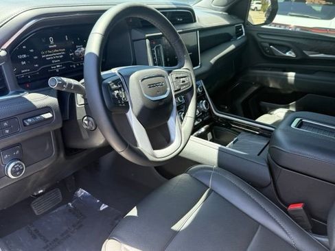 Used 2024 GMC Yukon Denali AWD/4WD image 10