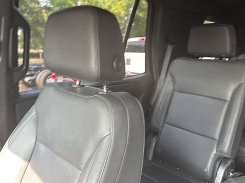Used 2023 Chevrolet Tahoe LT RWD image 4