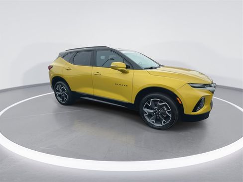 Used 2022 Chevrolet Blazer RS w/ Enhanced Convenience Package image 2