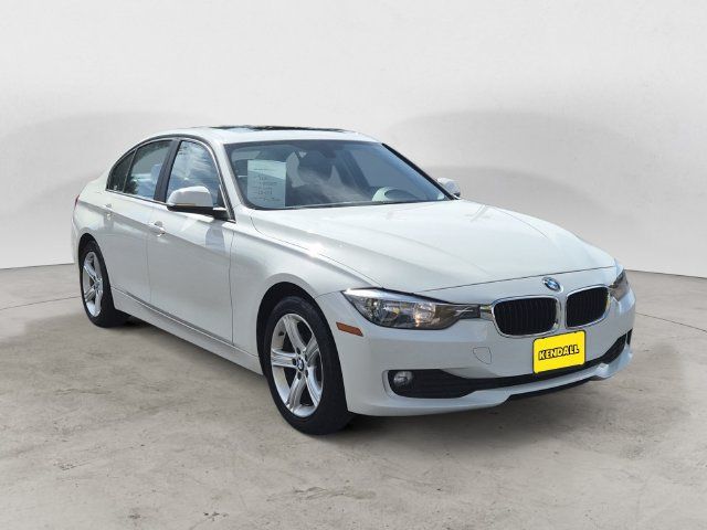 Used 2014 BMW 320i xDrive Sedan AWD/4WD image 3