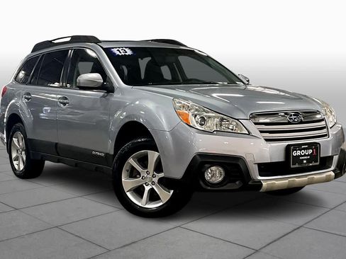 Used 2013 Subaru Outback 2.5i Limited w/ Moonroof Pkg image 2