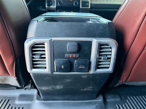 Used 2019 Ford F350 Platinum w/ Platinum Ultimate Package AWD/4WD image 27