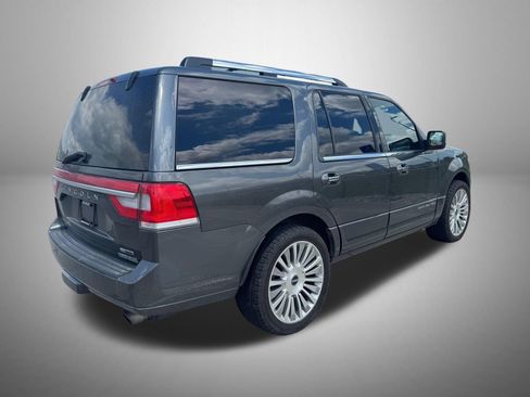Used 2015 Lincoln Navigator 4WD image 4