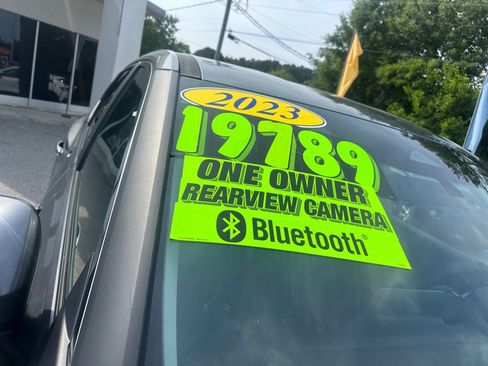 Used 2023 Nissan Rogue SV AWD/4WD image 23