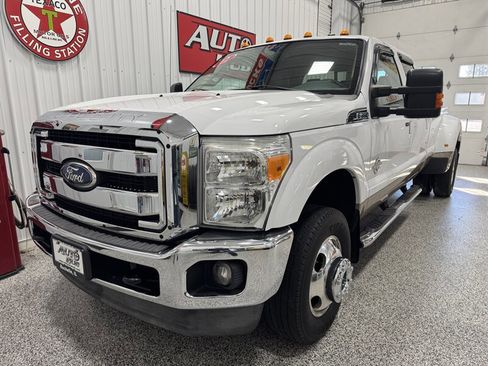 Used 2012 Ford F350 Lariat w/ Lariat Interior Pkg image 2