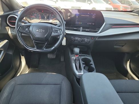 Used 2024 Chevrolet Trax RS w/ Driver Confidence Package FWD image 10