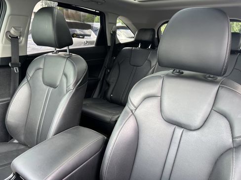 Certified 2025 Kia Sorento S w/ Panoramic Sunroof Package FWD image 9