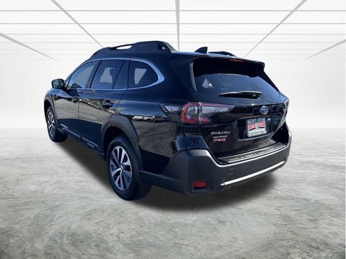 Used 2025 Subaru Outback Premium image 6