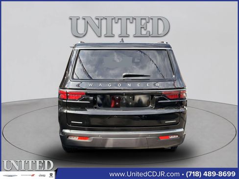 Used 2022 Jeep Wagoneer Series II image 4
