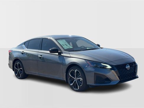 New 2025 Nissan Altima 2.5 SR w/ SR Premium Package image 9