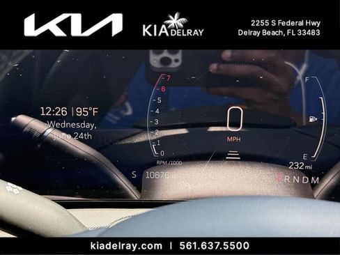 Used 2024 Cadillac XT4 Luxury w/ Cold Weather Package FWD image 32