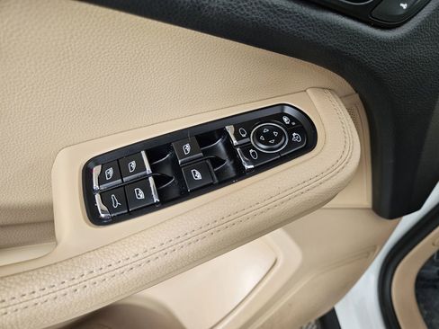 Used 2021 Porsche Macan AWD/4WD image 17