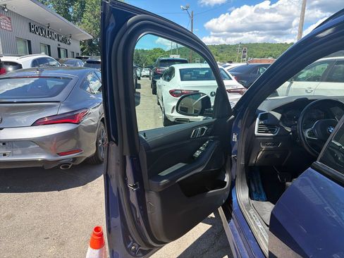 Used 2023 BMW X5 xDrive40i w/ M Sport Package AWD/4WD image 16