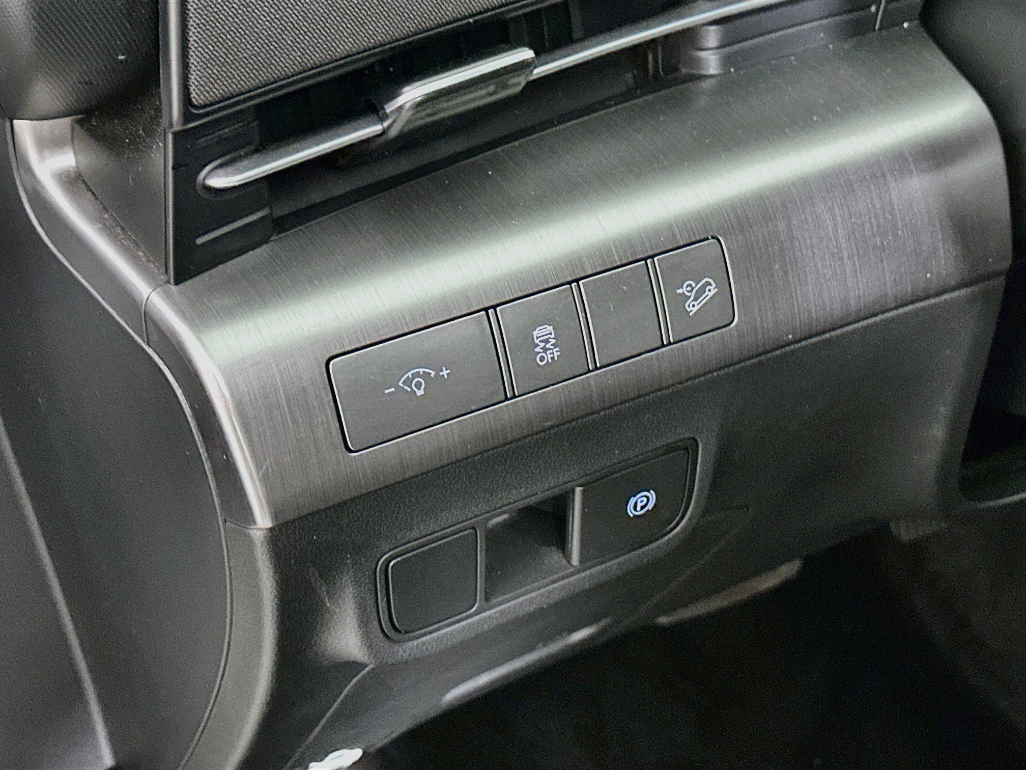 Used 2025 Hyundai Kona SEL FWD image 17