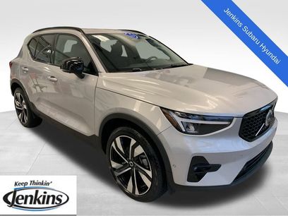 Used 2025 Volvo XC40 B5 Plus