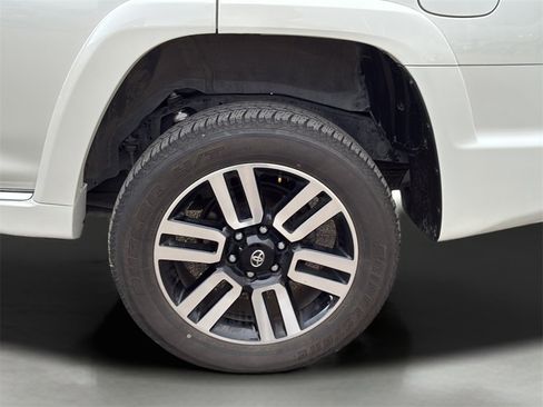 Used 2022 Toyota 4Runner Limited image 40