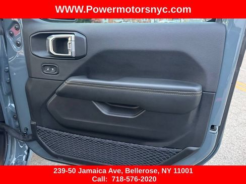 Used 2025 Jeep Wrangler Unlimited Sahara w/ Safety Group AWD/4WD image 22