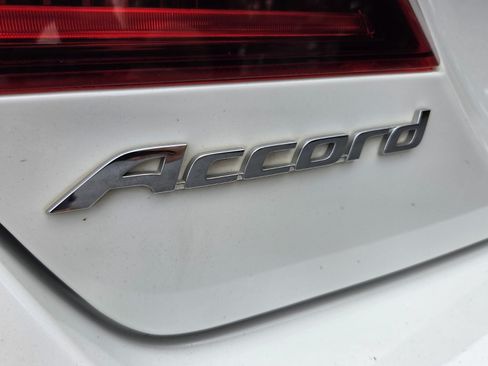 Used 2017 Honda Accord LX image 14