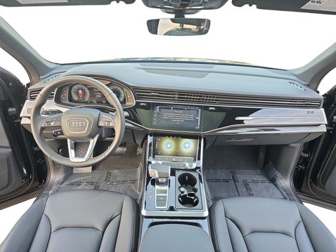 Certified 2025 Audi Q7 2.0T Premium w/ Convenience Package image 9