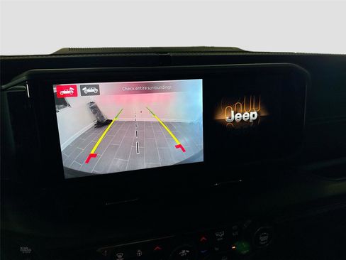 Used 2024 Jeep Wrangler Unlimited Sahara w/ Technology Group AWD/4WD image 10