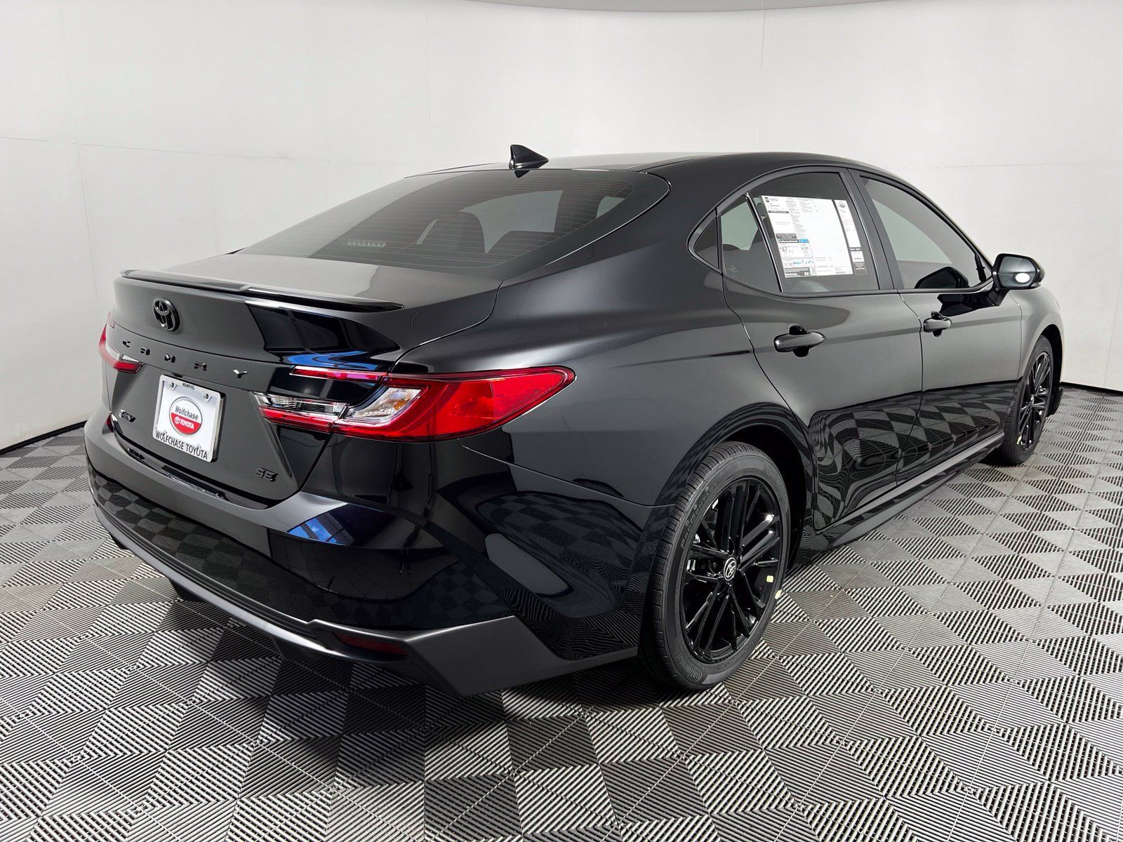 Used 2025 Toyota Camry SE FWD image 7
