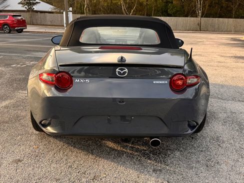 Used 2021 MAZDA MX-5 Miata Club image 7