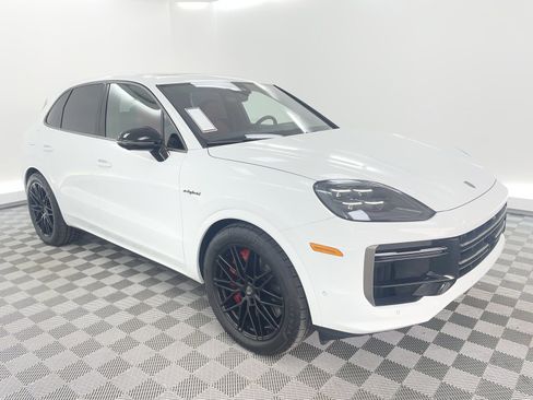 New 2026 Porsche Cayenne Turbo image 30