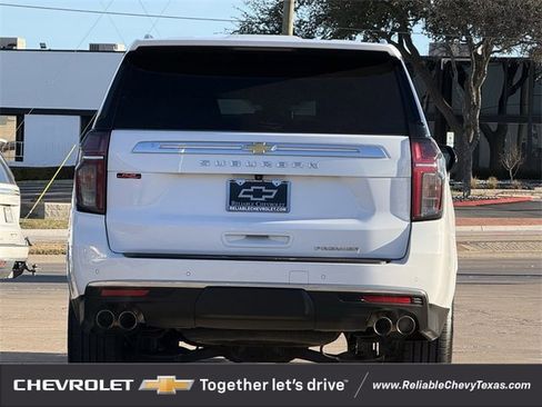 Used 2023 Chevrolet Suburban Premier image 7
