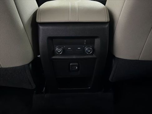 Used 2023 Chevrolet Traverse LS AWD/4WD image 29