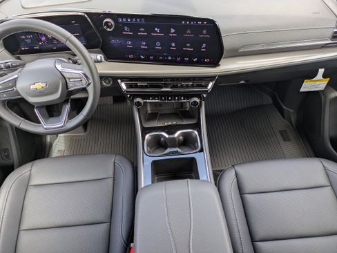 New 2026 Chevrolet Traverse LT w/ Driver Confidence Package AWD/4WD image 12