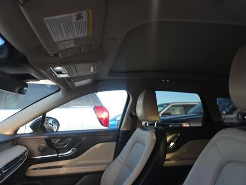 Used 2025 Lincoln Corsair AWD w/ Equipment Group 101A image 19